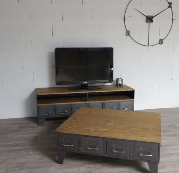 table basse de style industriel