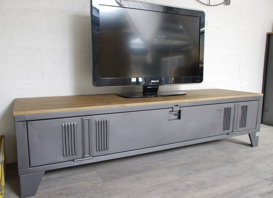 vestiaire transformé en meuble tv industriel metal et bois
