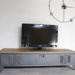 un meuble tv style industriel en metal