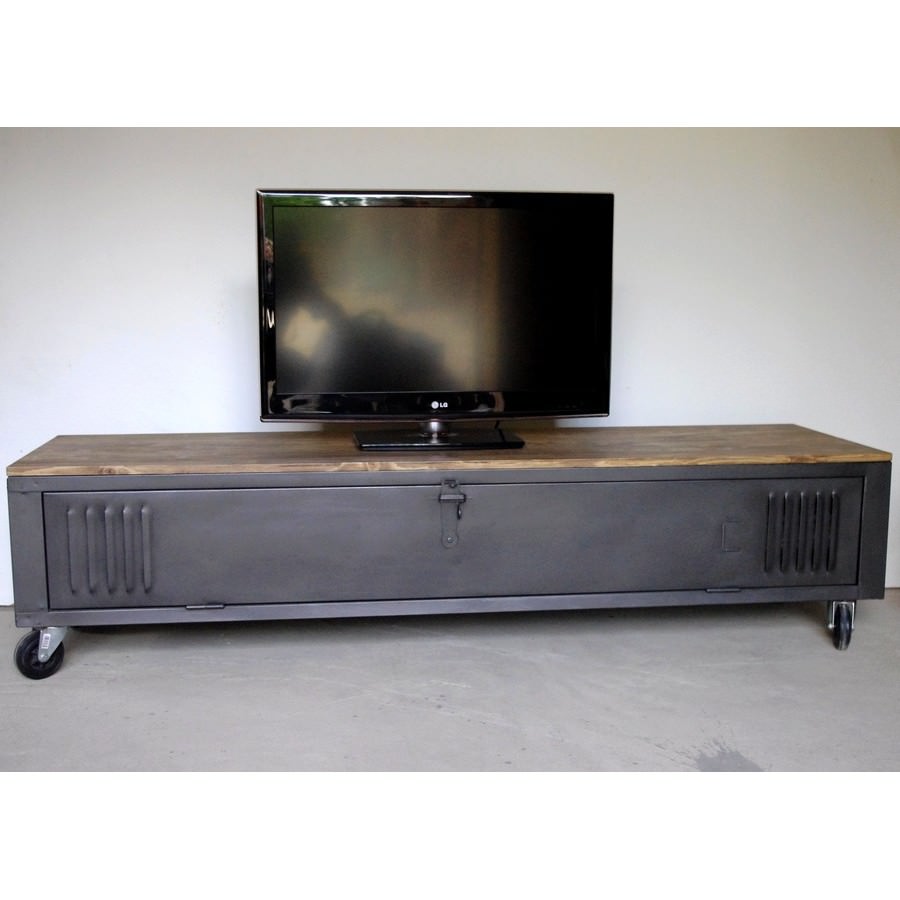 Meuble Tele Bois Metal : Meuble Tv Vestiaire Transformé En Meuble Tv Industriel Métal Et Bois Meuble Tele Bois Metal : Meuble Tv Vestiaire Transformé En Meuble Tv Industriel Métal Et Bois