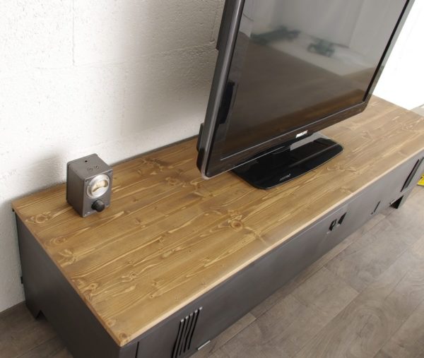 meuble tv vestiaire en metal avec epicea verni mat