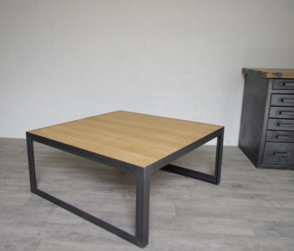 table basse style industriel en acier et chene