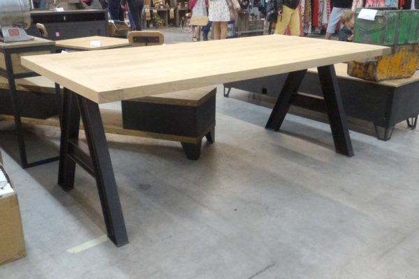 Table de repas style industriel